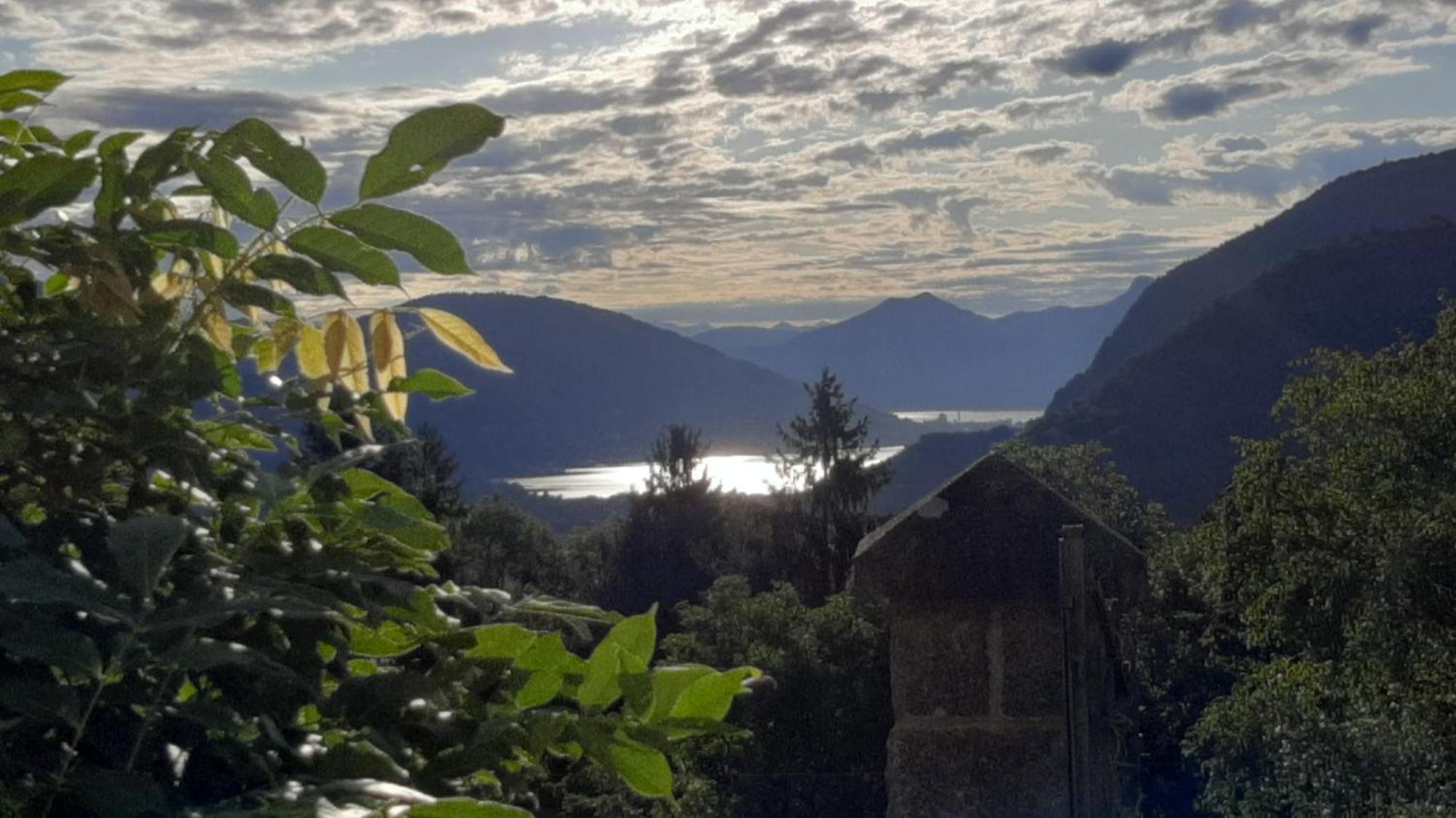 B&B Al Mutpron Casale Corte Cerro エクステリア 写真